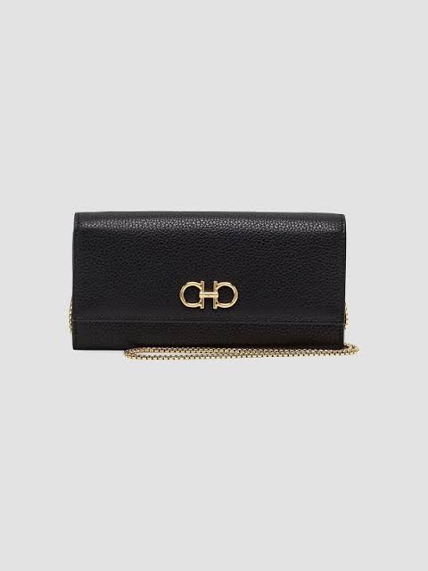 FERRAGAMO
Gancini Soft Wallet-on-Chain